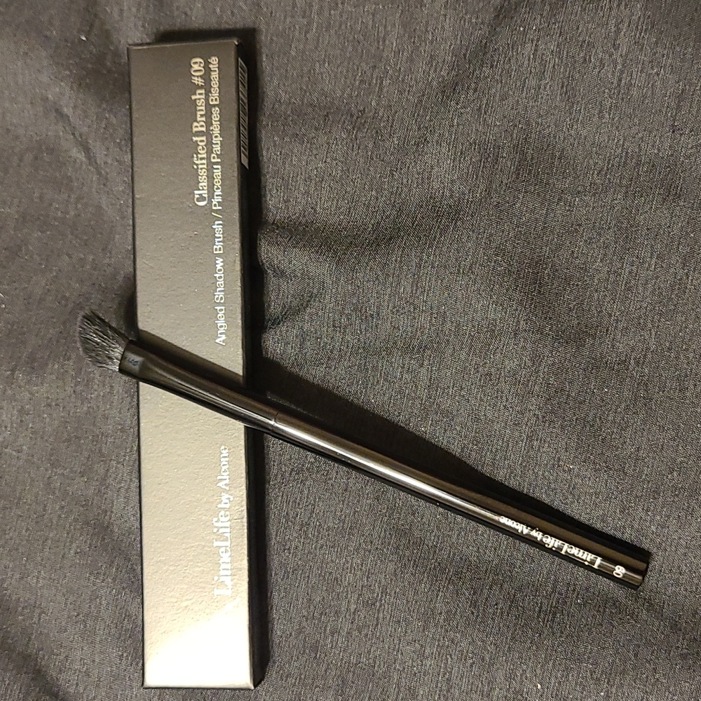 Eyeshadow brush